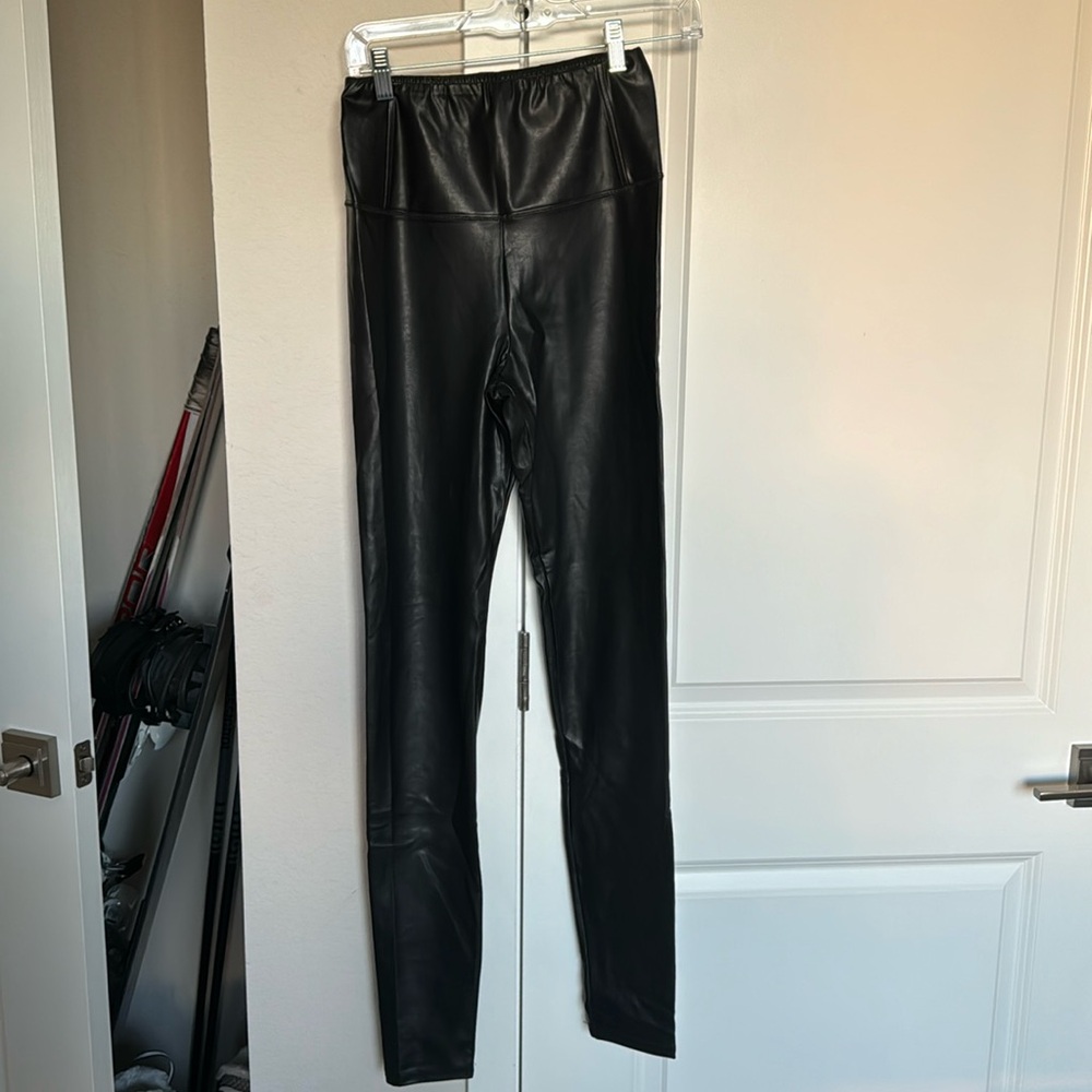 WILFRED SIZE M BLACK LEATHER LEGGINGS